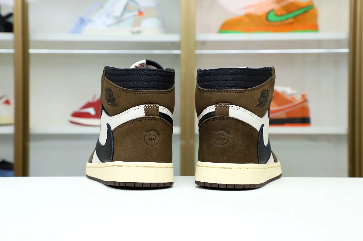 'MOCHA' JORDAN TRAVIS RETRO AIR 1 OG X SCOTT HIGH 0912